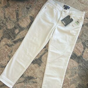 Democracy “Ab” solution | White Ankle Skimmer jeans